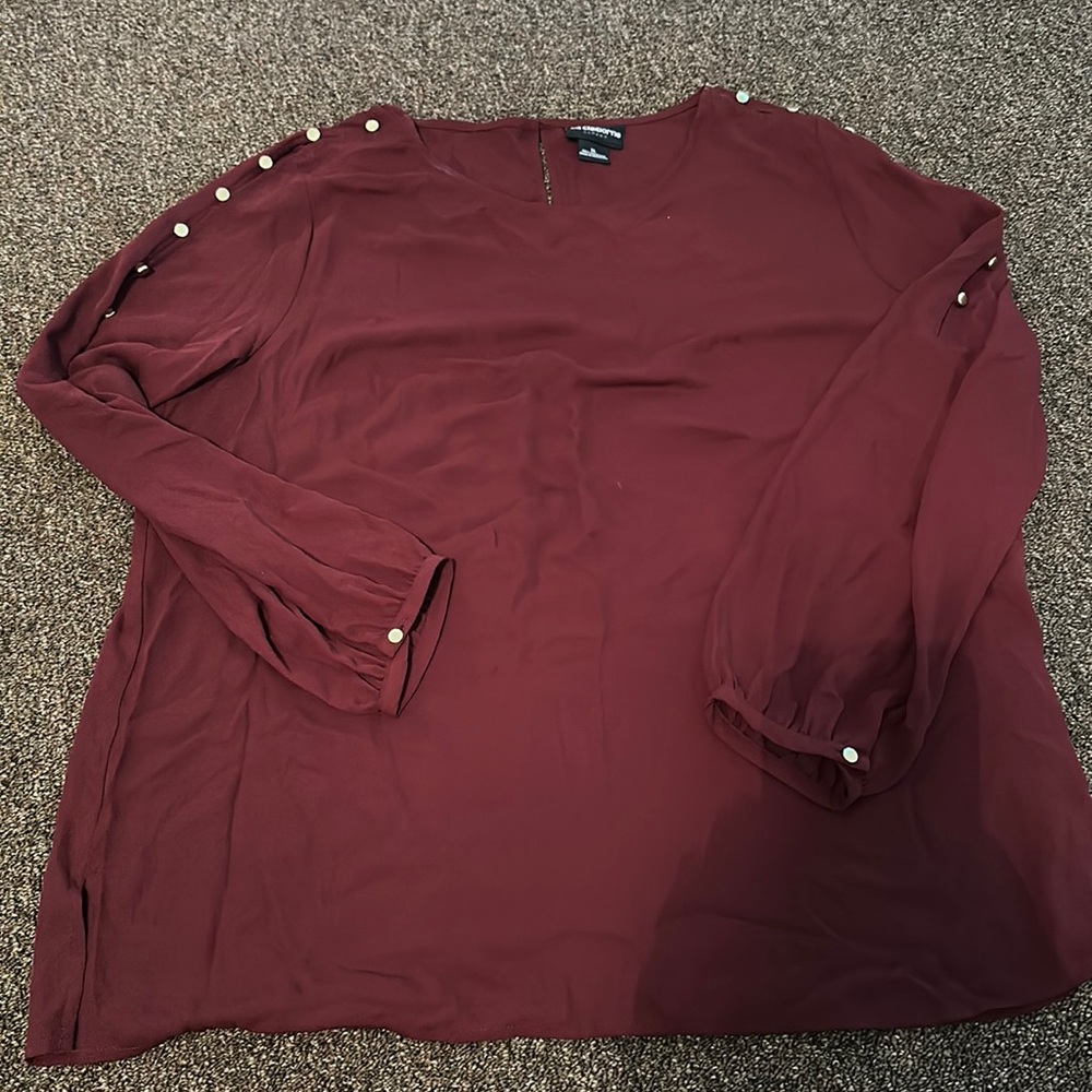 Blouse Gold shoulder detail